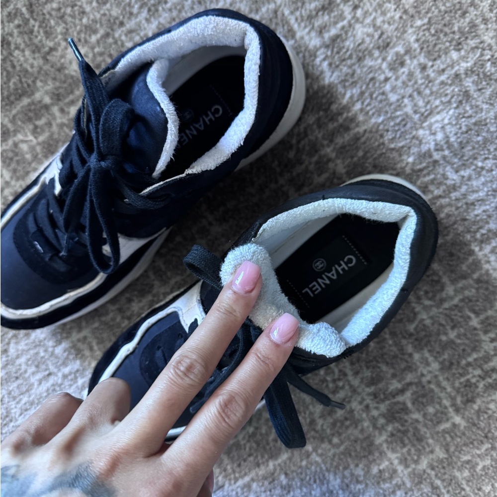 CHANEL SNEAKERS - Picture 5 of 8